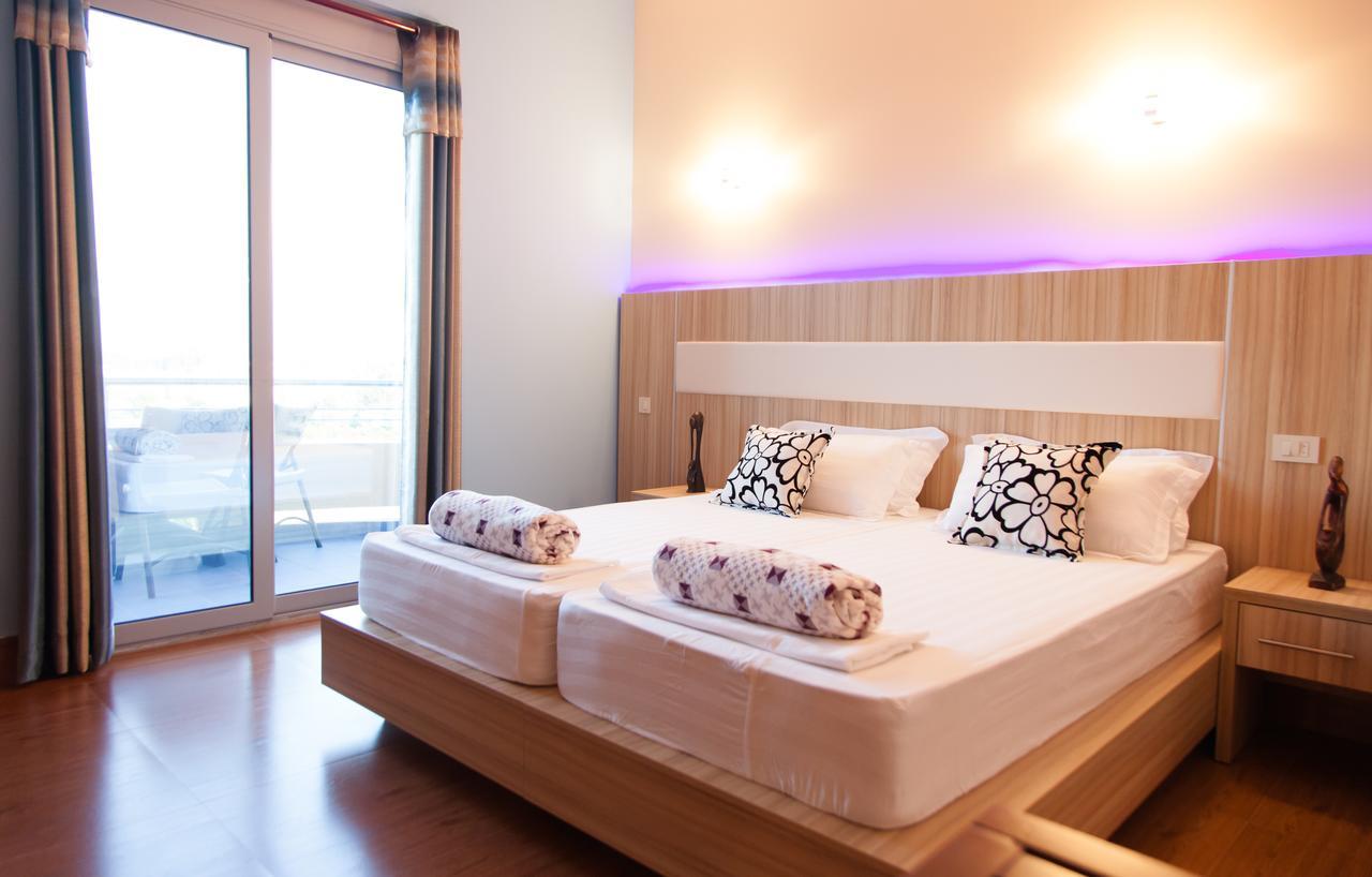 Hotel Blue Moon Ulcinj Ngoại thất bức ảnh