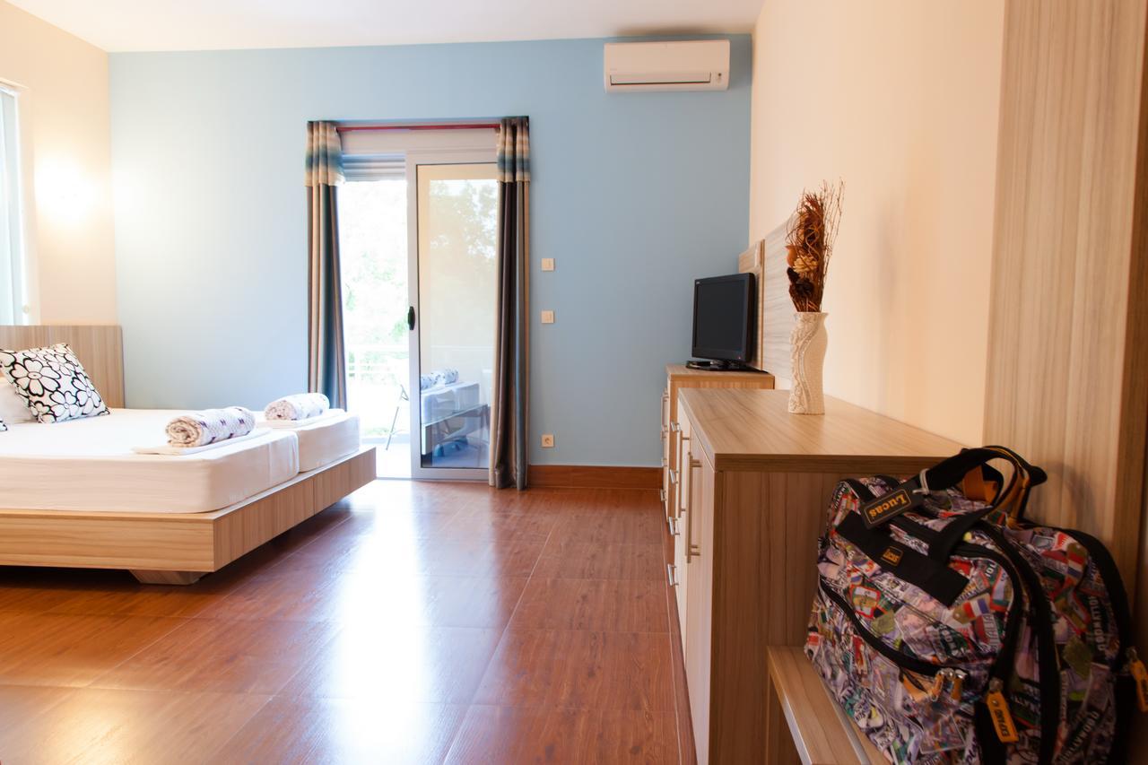 Hotel Blue Moon Ulcinj Ngoại thất bức ảnh