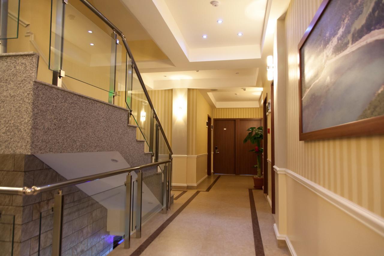 Hotel Blue Moon Ulcinj Ngoại thất bức ảnh