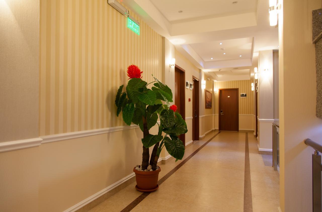 Hotel Blue Moon Ulcinj Ngoại thất bức ảnh